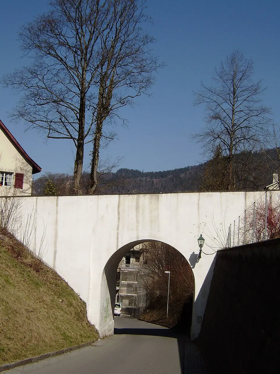 Straßenbrücke zur Galluskirche