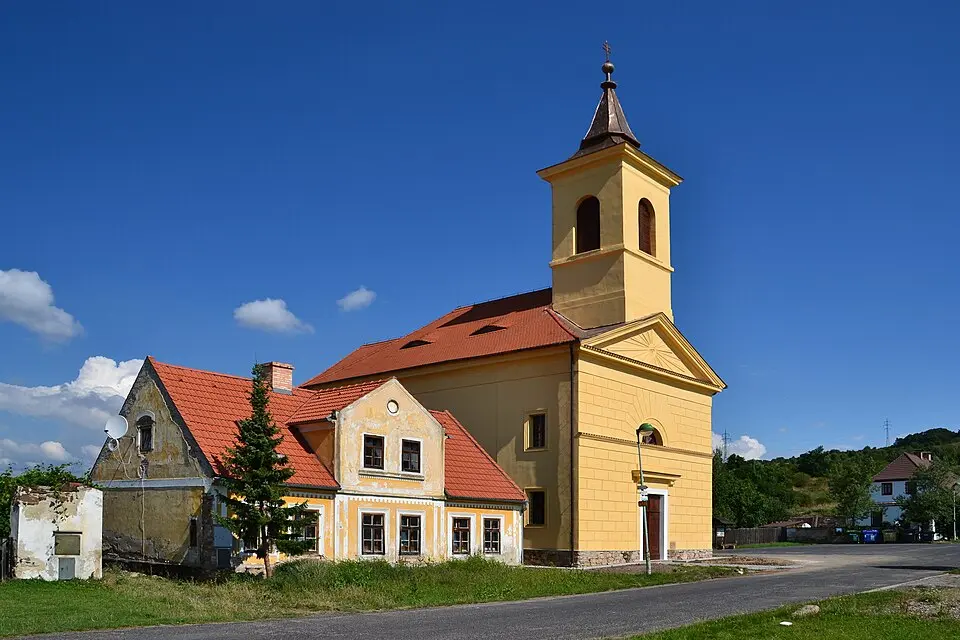 Stranná
