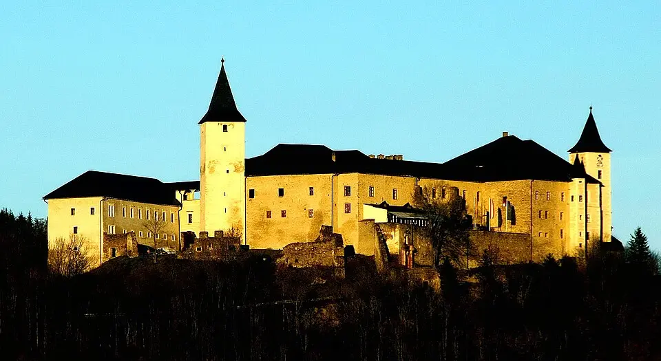 Grad Štrasburg (Koroška)