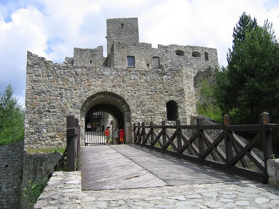 Hrad Strečno, Strečniansky hrad, veža bránová II.