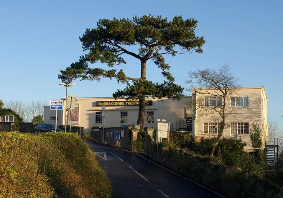 Slika: Derek Harper · CC BY-SA 2.0 Babbacombe Theatre