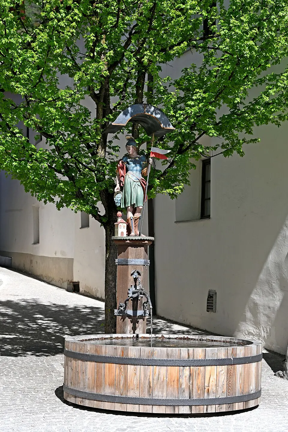 Slika: Thomas Hummel · CC BY-SA 4.0 Florianibrunnen