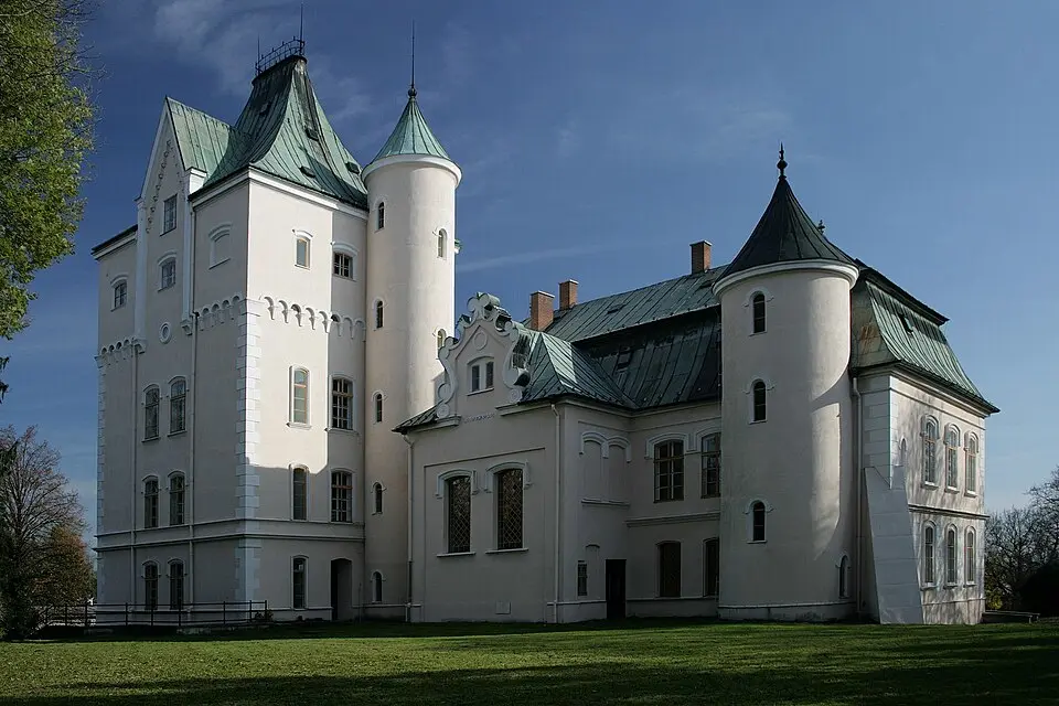 Immagine: Kankovaa · CC BY-SA 3.0 Nový zámek