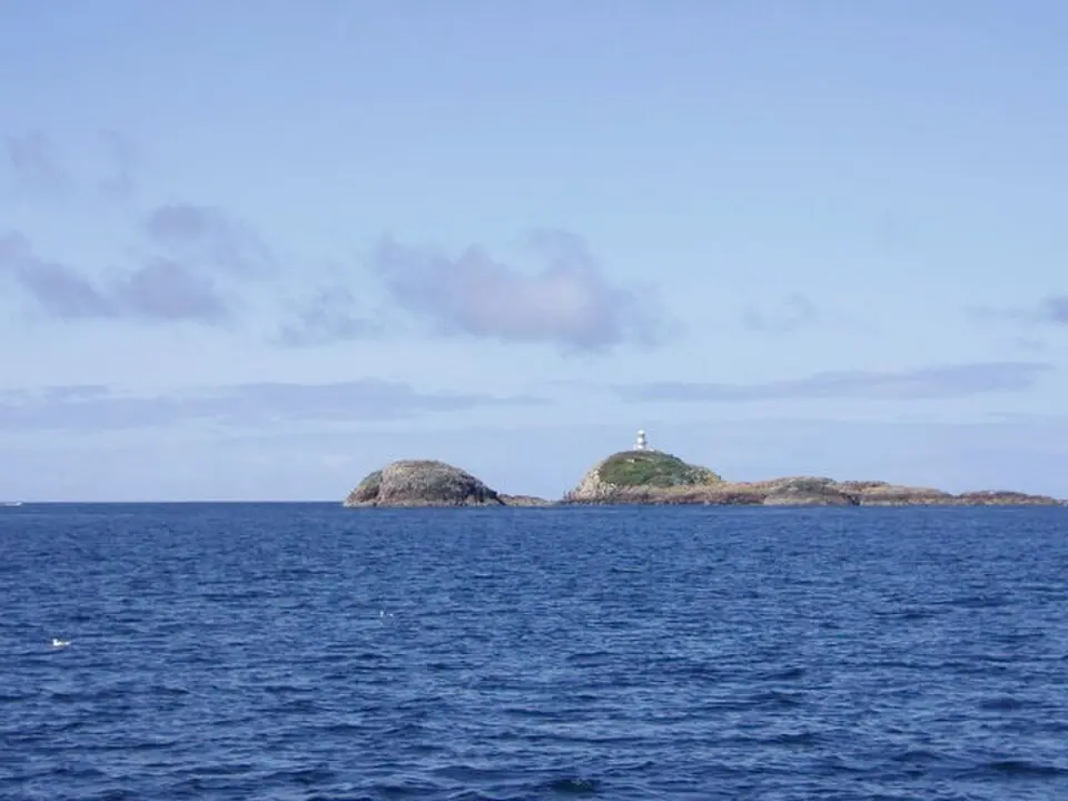 Cairns of Coll
