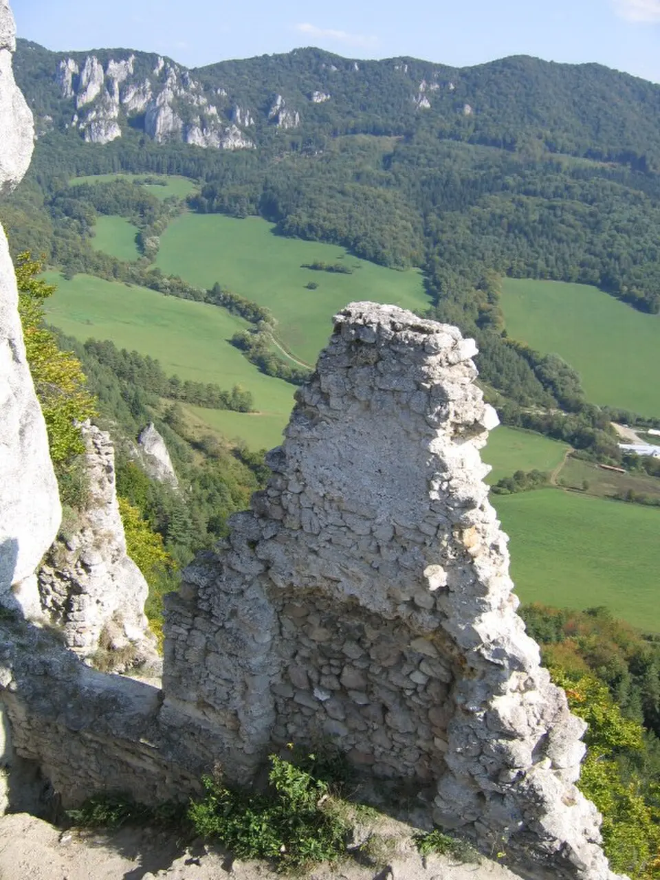 Hrad Súľov, veža obranná