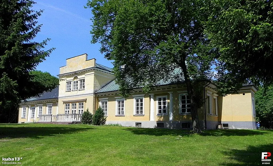 Zespół pałacowy w Surhowie