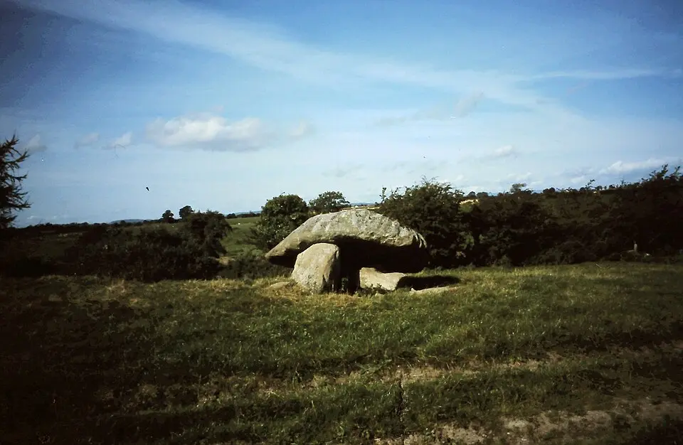 Portal tomb von Ballynoe