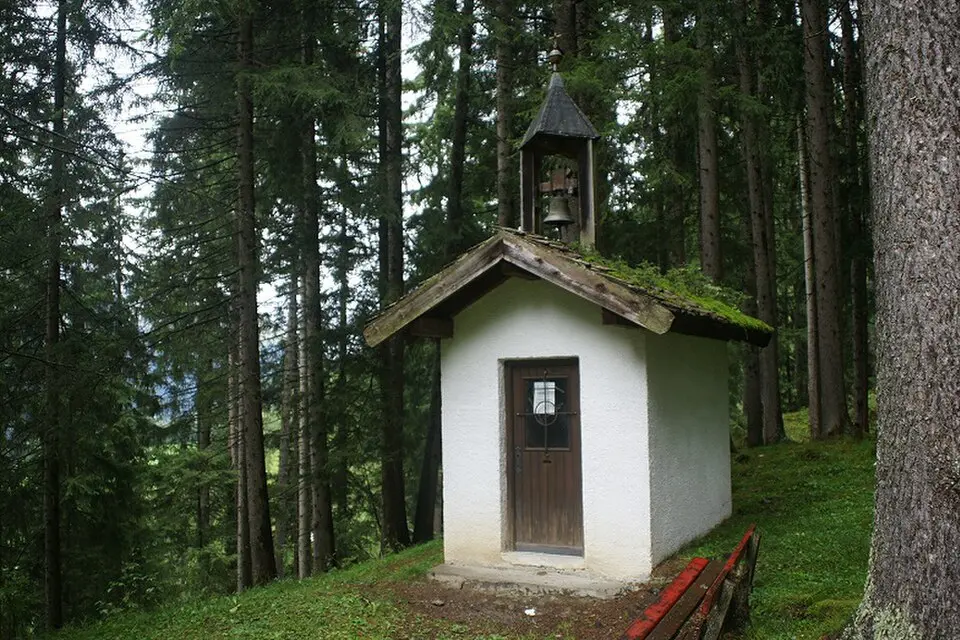 Klotzkapelle und Friedhof