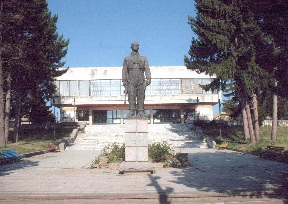 Светлен