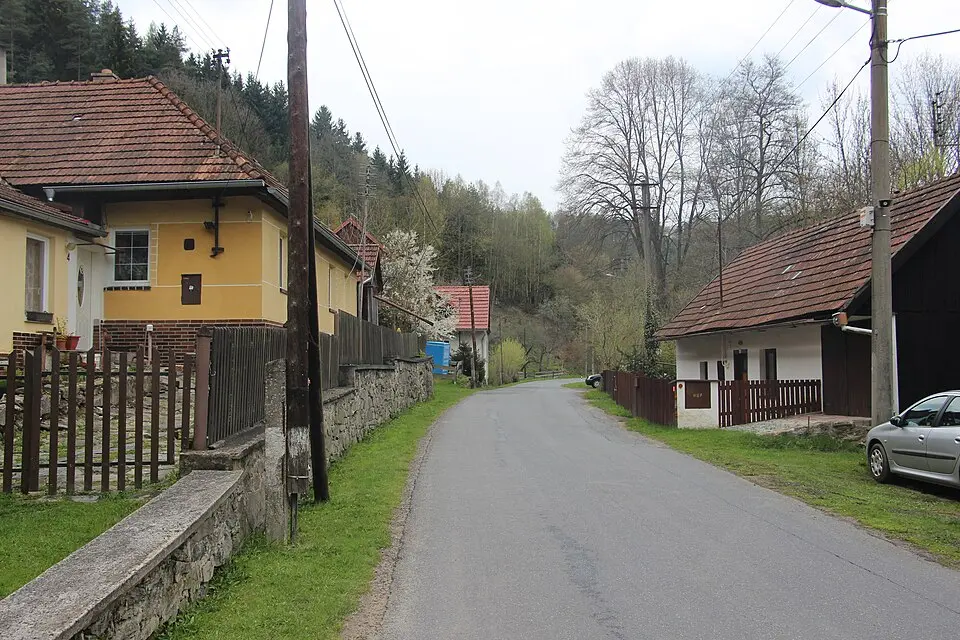 Hutě