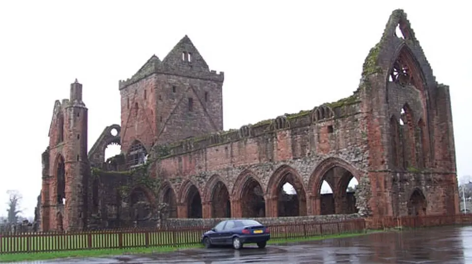 Image: Original uploader was Otter at nl.wikipedia (Original text : Hopmans) · CC BY-SA 3.0 Sweetheart Abbey