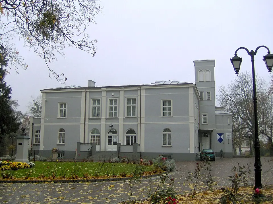 Pałac (dec. dworek) w Szafarni