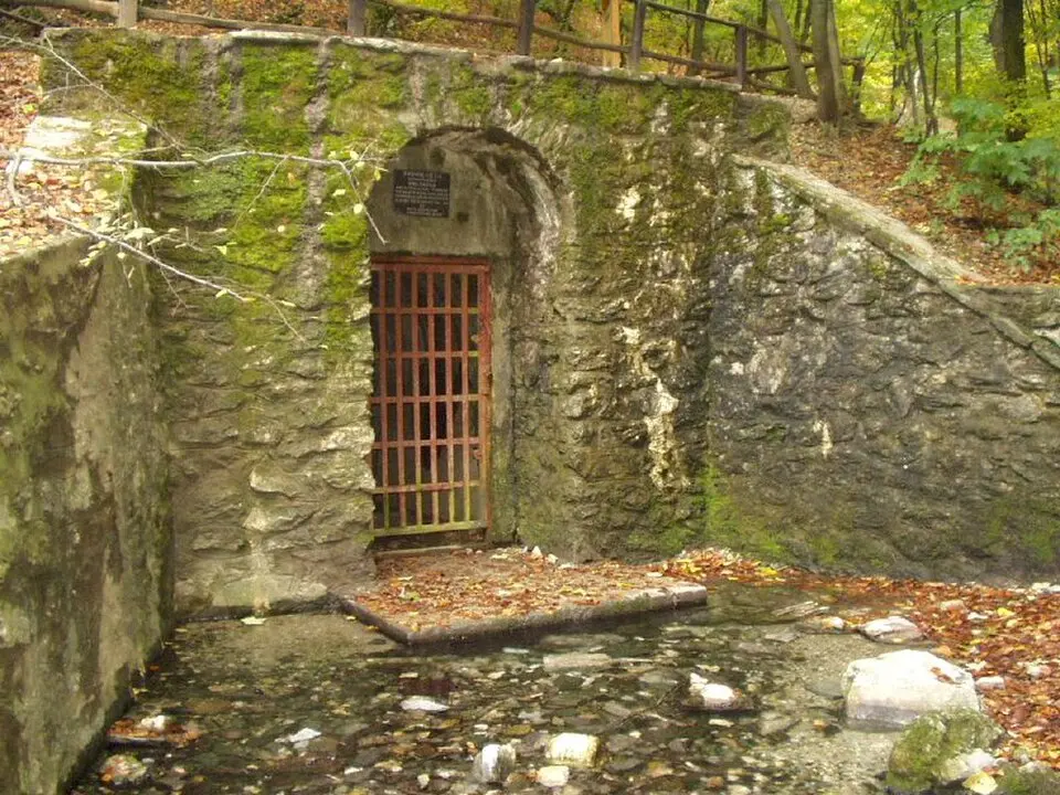 Cave of Szalajka Spring