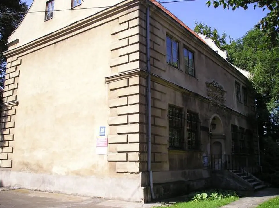 Dworek (dec. pałacyk) myśliwski, ob. biblioteka