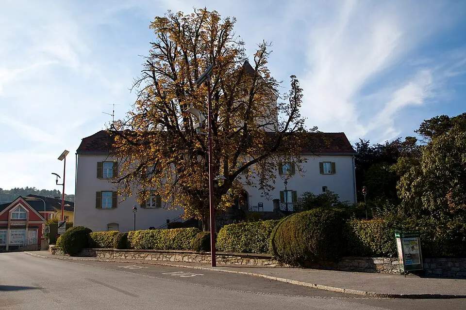 Obrázek: Danraf · CC BY-SA 3.0 AT Taborhaus und Stiegenanlage