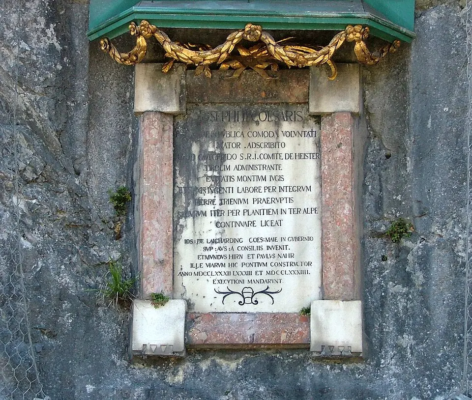 Gedenktafel Steinwände