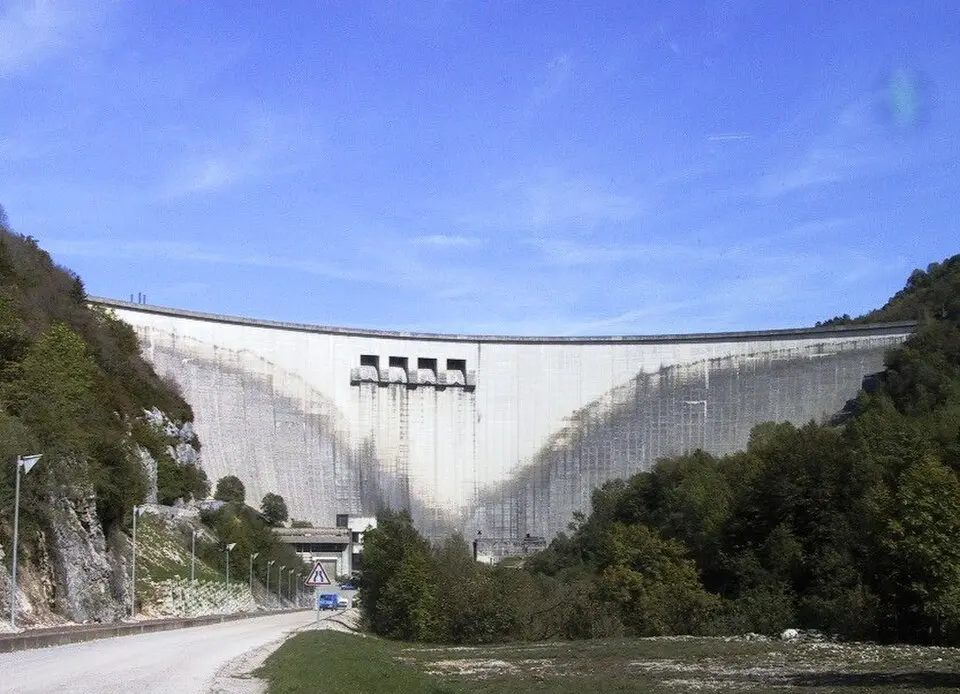 Obrázok: Les Meloures at Luxembourgish Wikipedia · CC BY-SA 1.0 barrage de Vouglans
