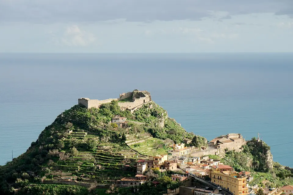 Castello di Monte Tauro