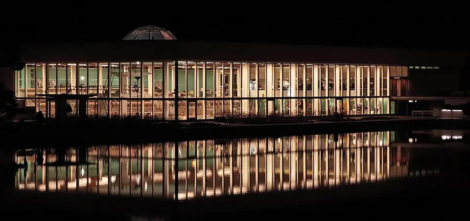 Piscine de Tapiola
