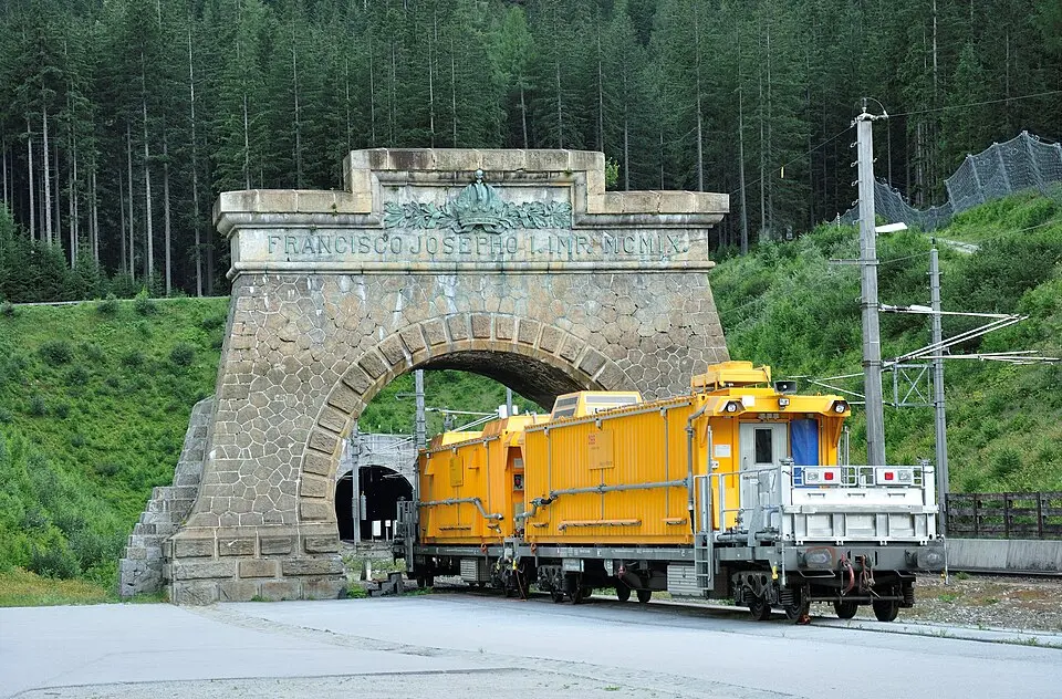 Tauerntunnel, altes Nordportal