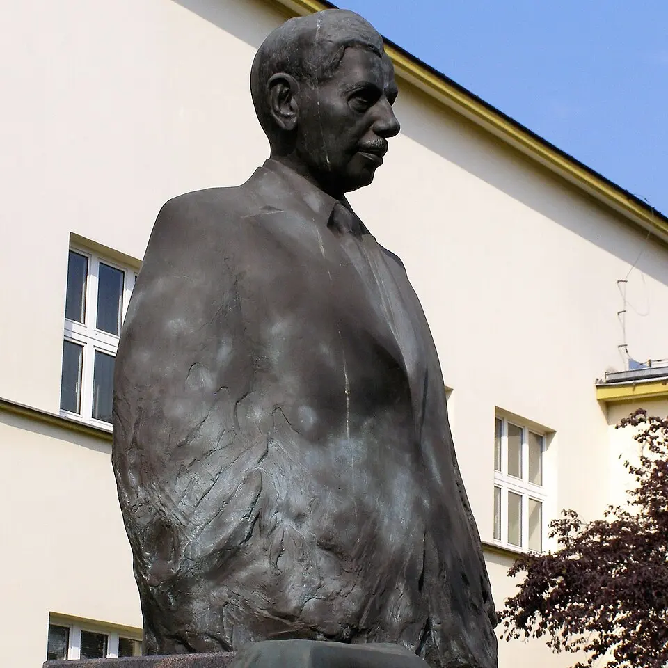 Pomnik Eugeniusza Kwiatkowskiego w Tarnowie