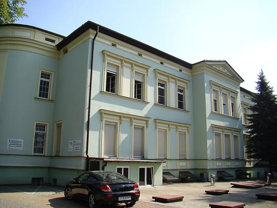 Pałacyk, obecnie szpital