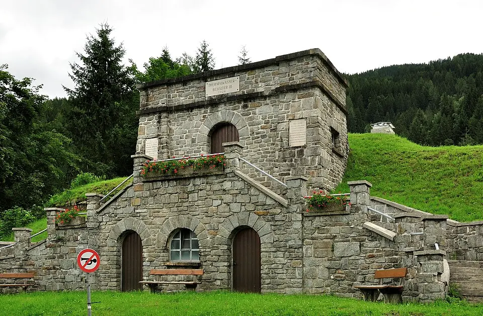 Thermalwasserbehälter III