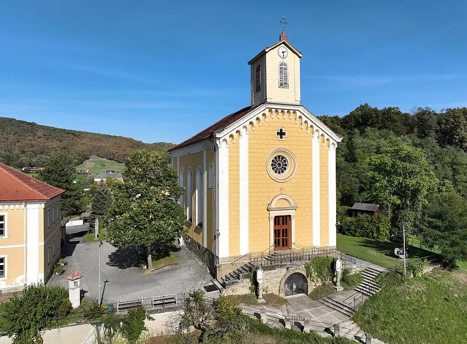 Image: C.Stadler/Bwag · CC BY-SA 3.0 Pfarrkirche Bad Gleichenberg