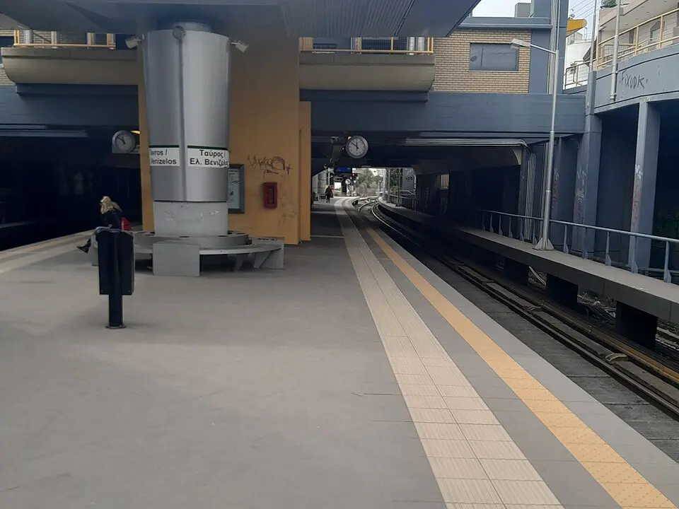 Távros