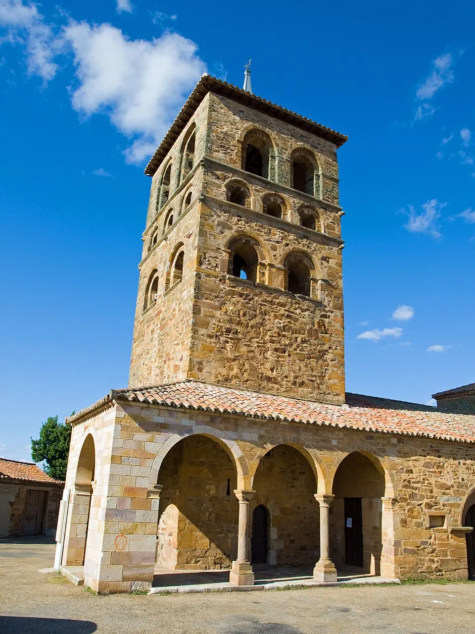 Obrázok: Antramir · CC BY-SA 3.0 Iglesia de Santa María