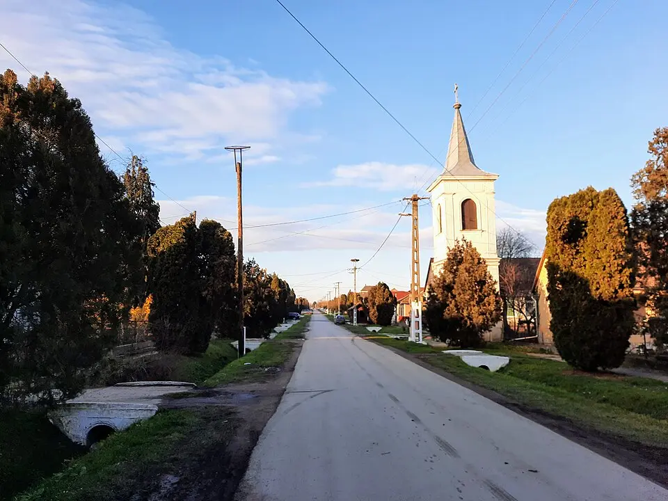Obrázek: Györkő Zsombor · CC BY-SA 4.0 Téseny
