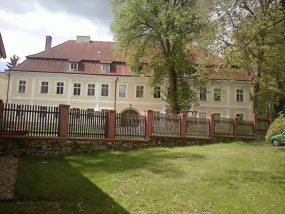 Zámek Těchobuz