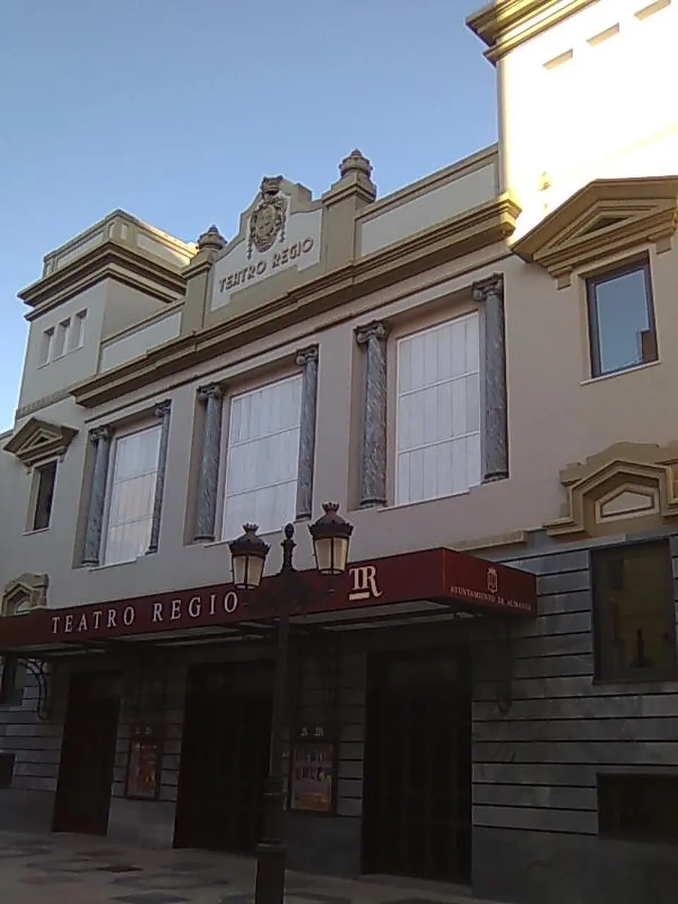 Obrázok: JorgeLC · Public domain Teatro Regio