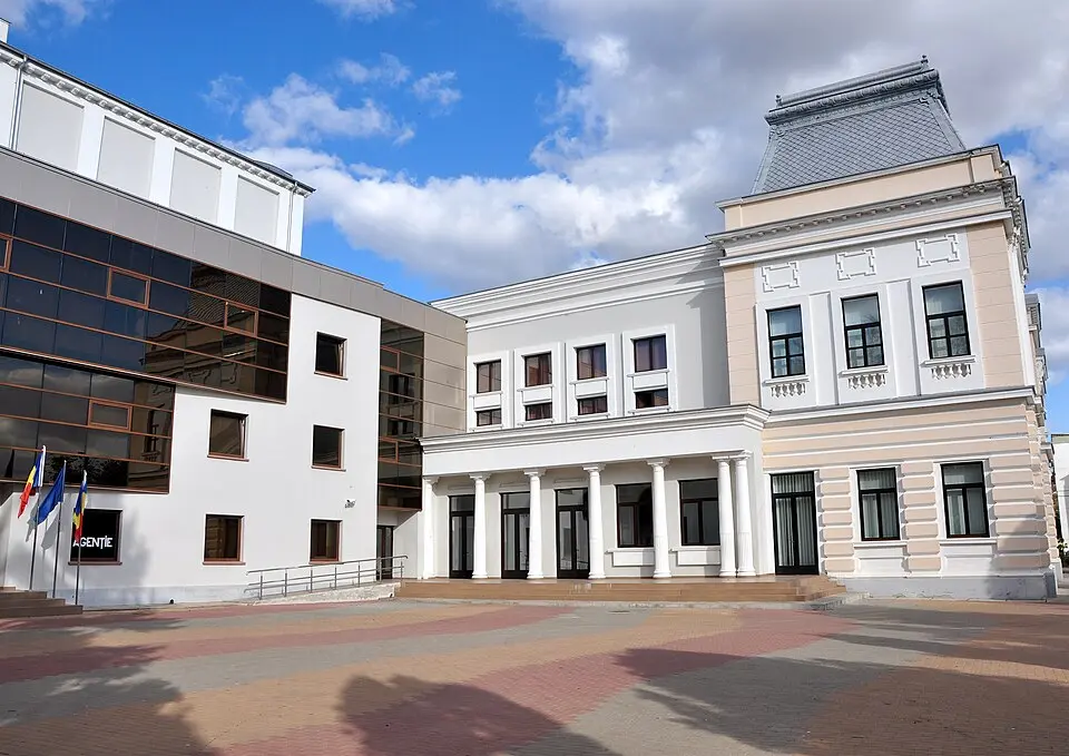 Teatrul "Victor Ion Popa"
