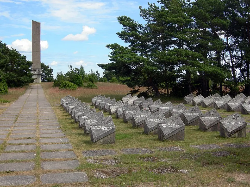 Tehumardi memorial