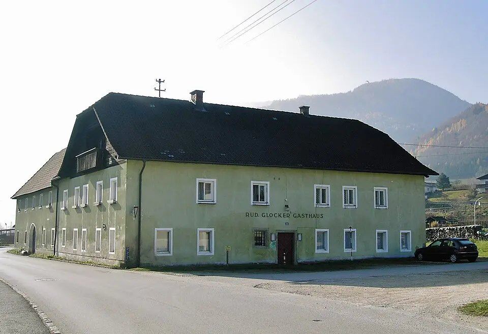 Bild: Bodory Thomas · CC BY-SA 3.0 Bauernhaus, Gasthaus Urfahrgut in Ebenboden