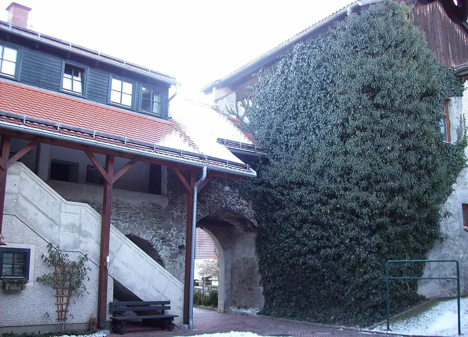 Slika: Herbert Krenn · Public domain Kommunaler Wohnbau, Ansitz, Faßhof/Vaßhof
