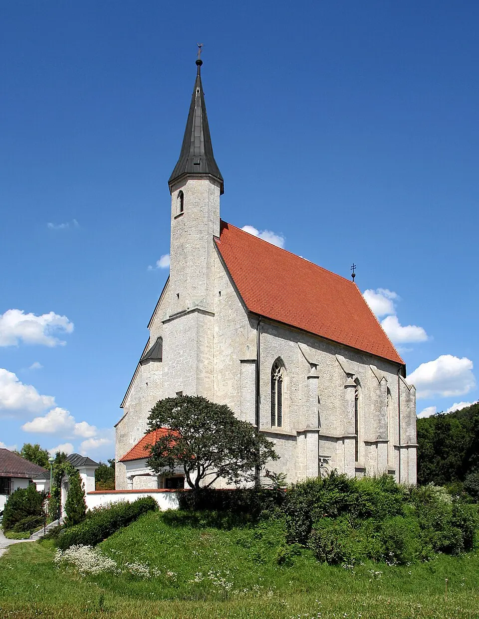 Wallfahrtskirche, Kath. Filialkirche Mariä Himmelfahrt und Kirchhofmauer