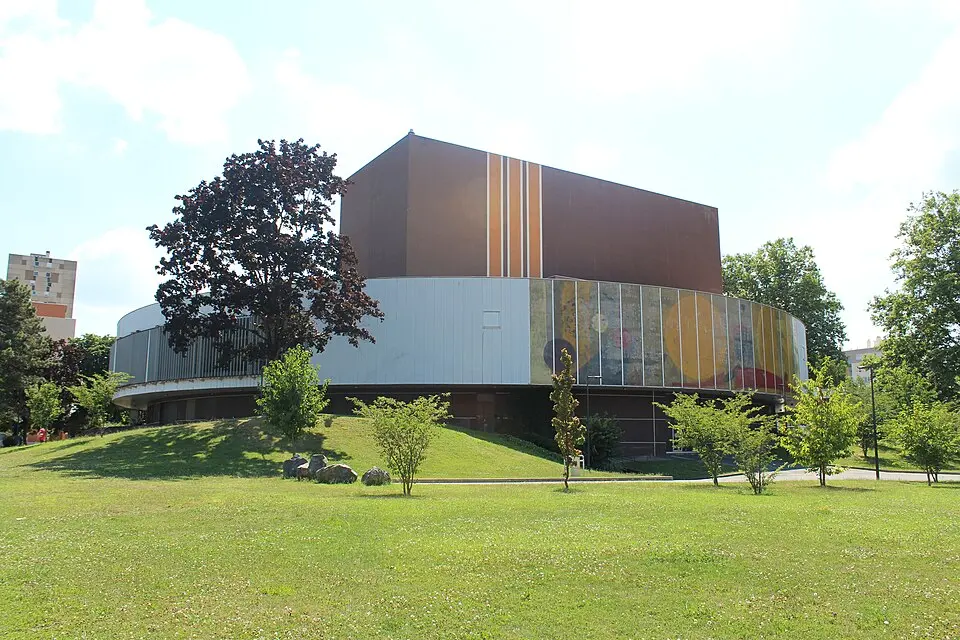Le Théâtre