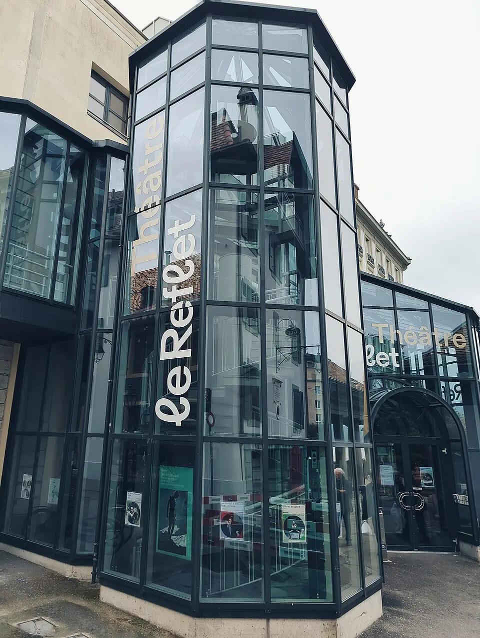 Image: Stratokumulus · CC BY-SA 3.0 théâtre Le Reflet