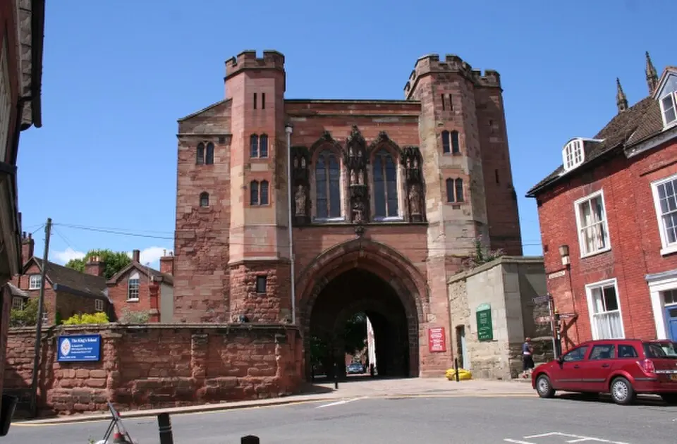 Image: Bob Embleton · CC BY-SA 2.0 Edgar Tower