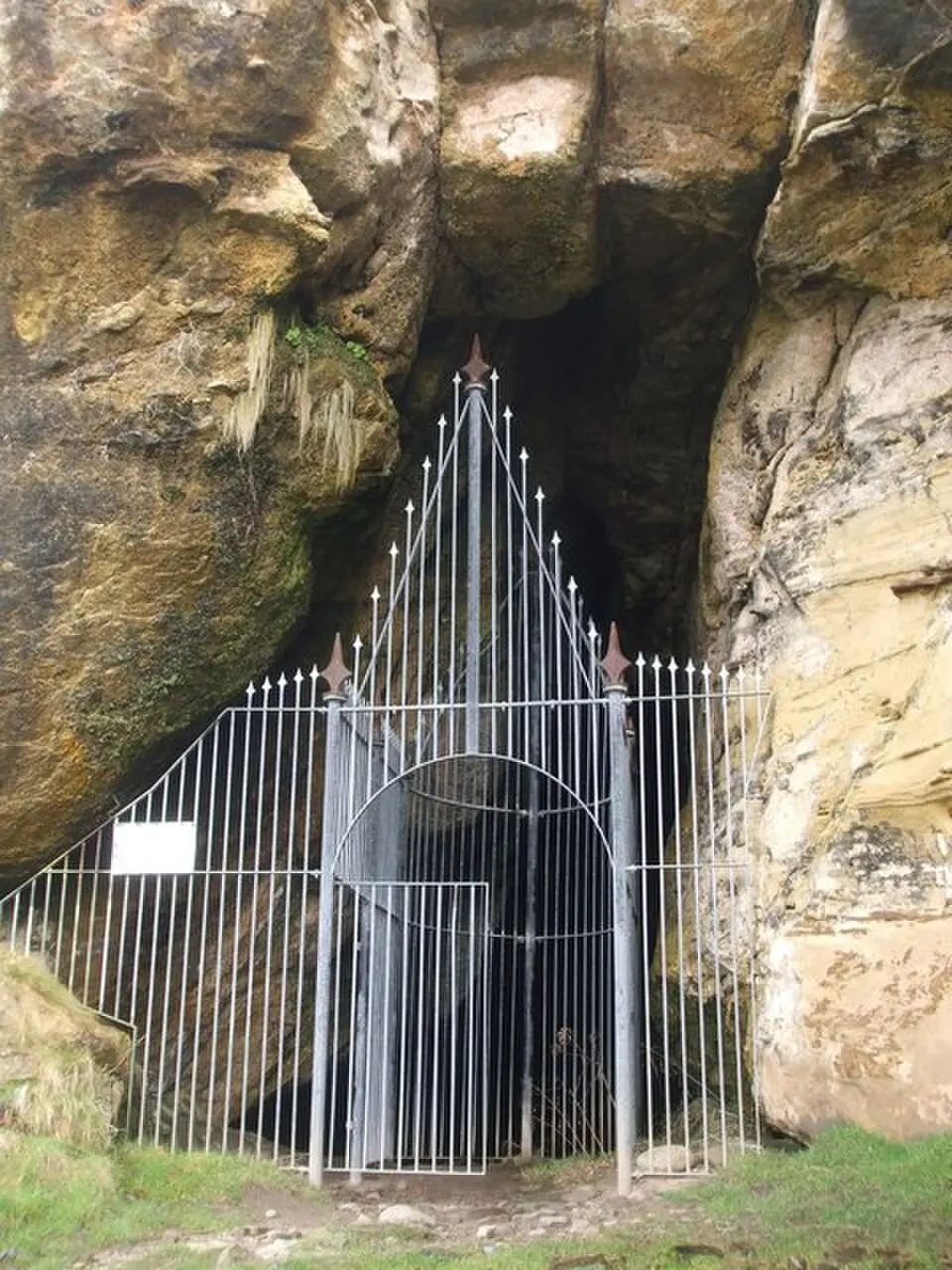 King's Caves