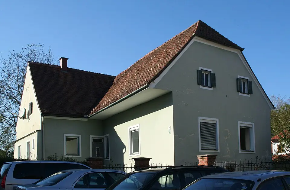 Obrázok: E.mil.mil (talk) · CC BY-SA 3.0 AT Wohnhaus, ehem. Wehrturm