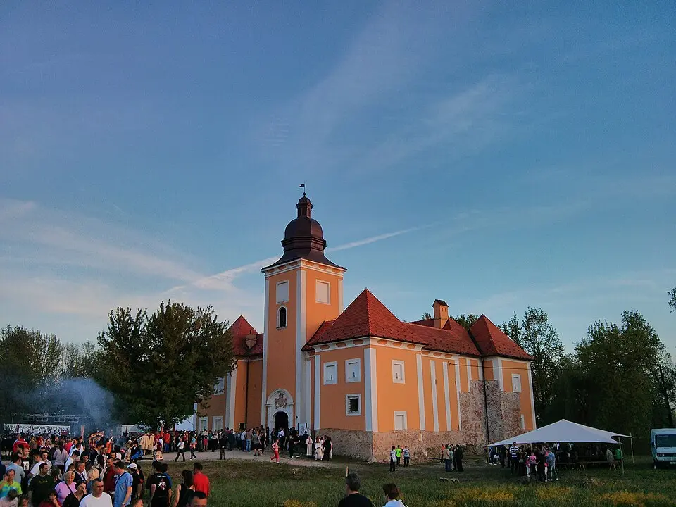 Bild: Zeljko.filipin · CC BY-SA 3.0 Dvorac Lukavec