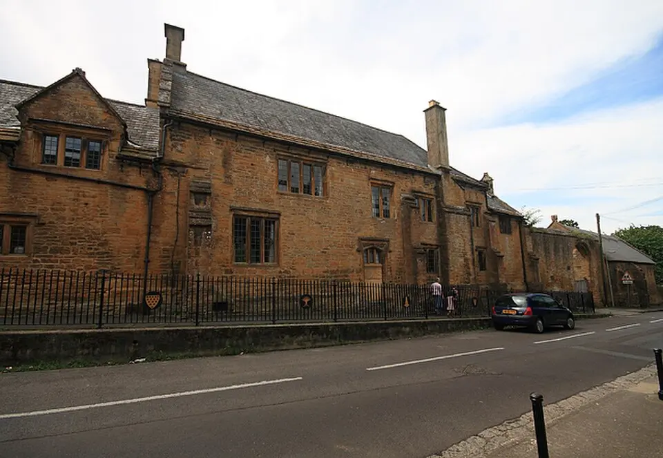 Medieval secular college at Parsonage Farm