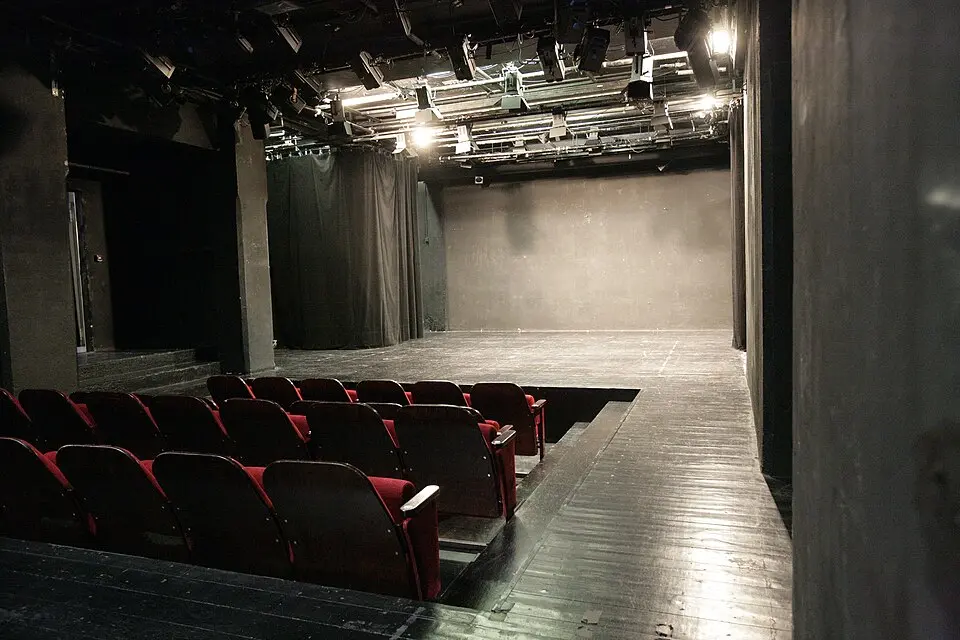 Slika: TheaterErlangen · CC BY-SA 3.0 Theater in der Garage
