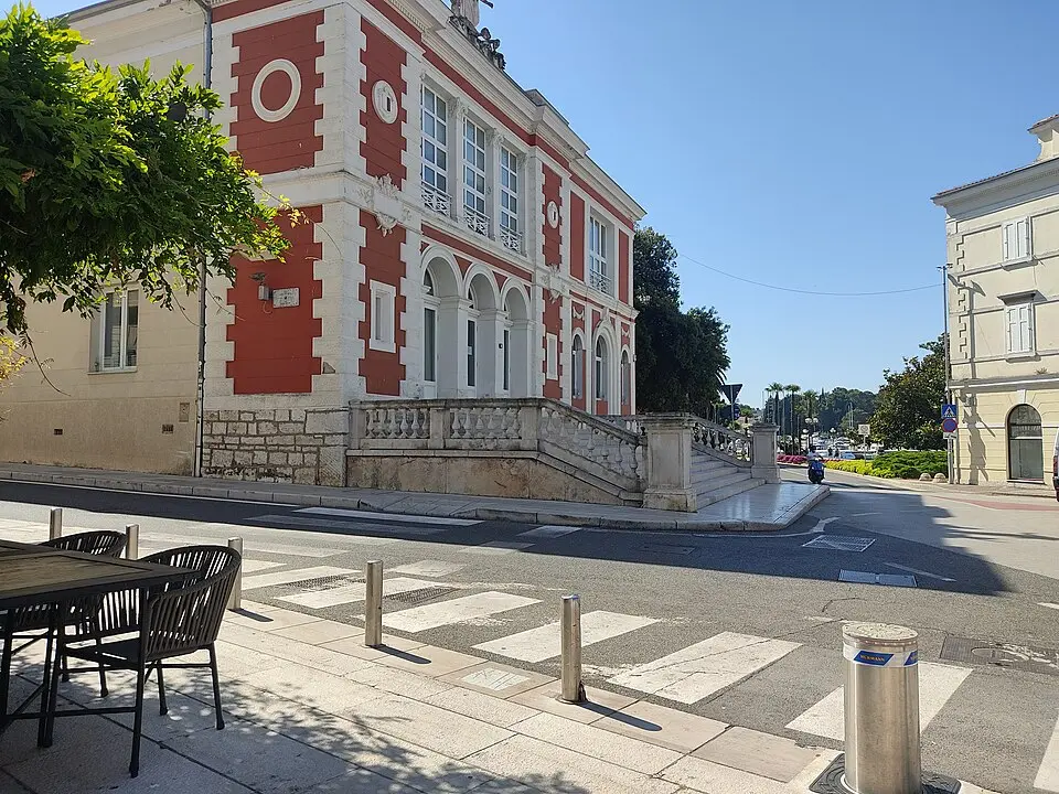 Obrázek: Viktar Palstsiuk · CC BY-SA 4.0 Porečko kazalište