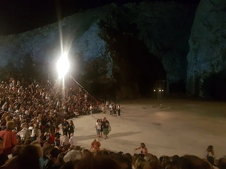 Θέατρο Βράχων «Μελίνα Μερκούρη»