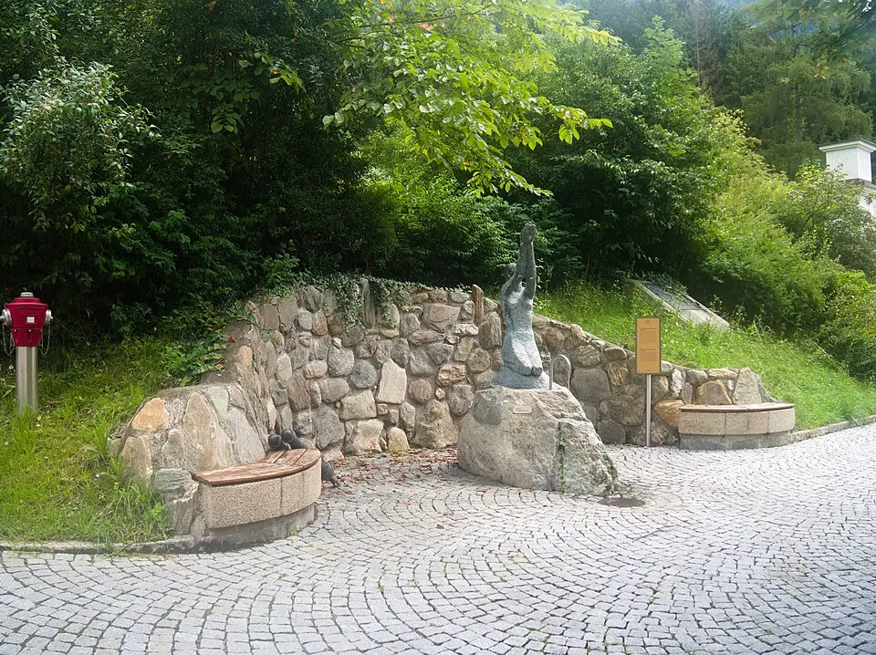 Thermalwasserbrunnen Friedhof