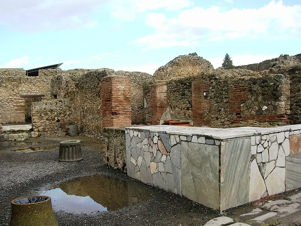 thermopolium (VI.8.9)